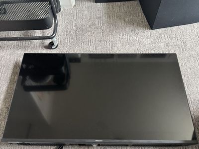 40 in LED Hisense Smart TV