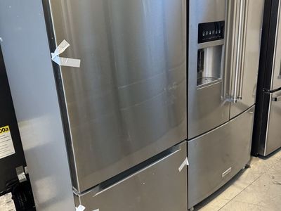 Open Box Midea 18.7 CuFt Bottom Mount Freezer Refrigerator