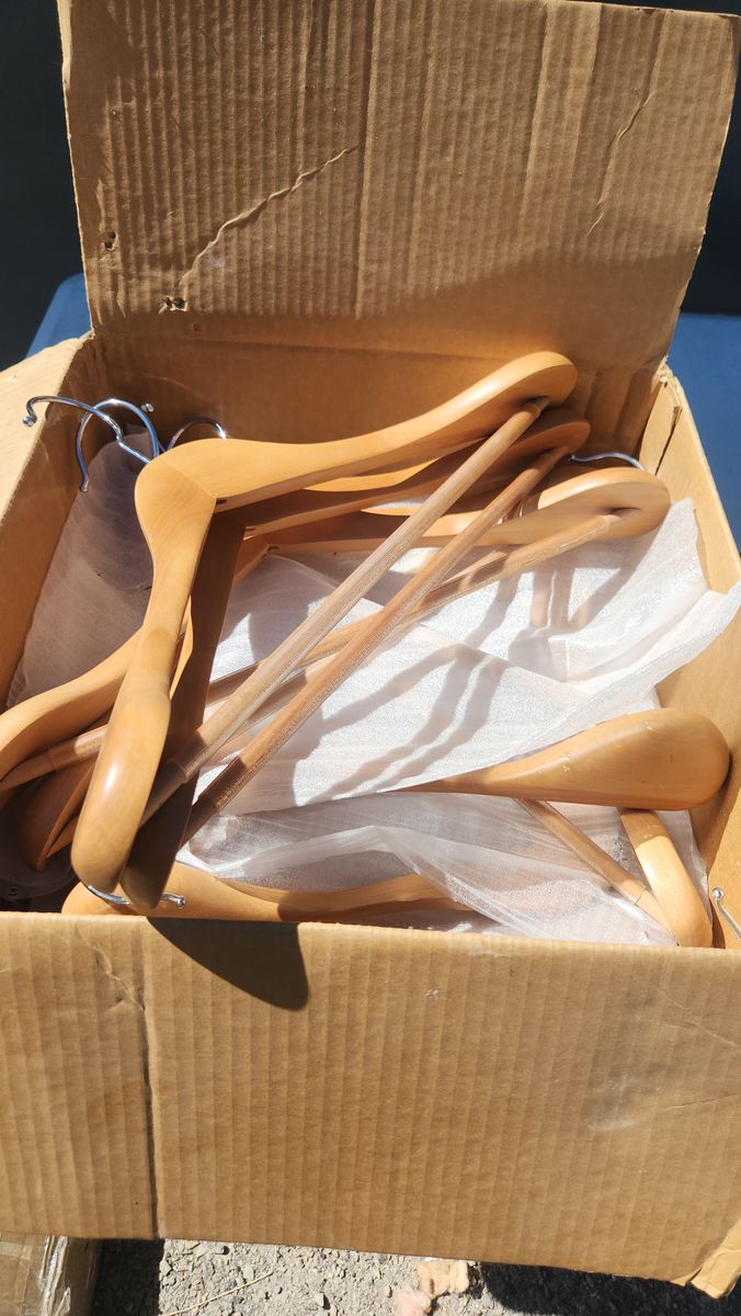 Hangers wide shoulder