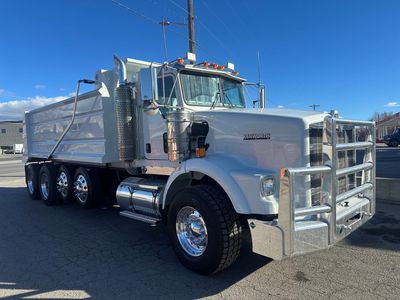 2005 Kenworth T800 Wide Hood Dump Truck