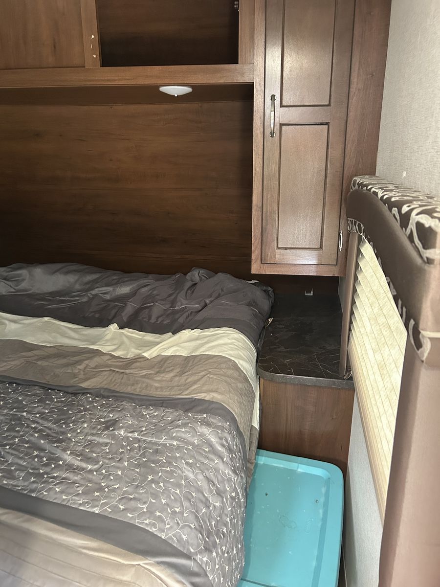 Main image 6
