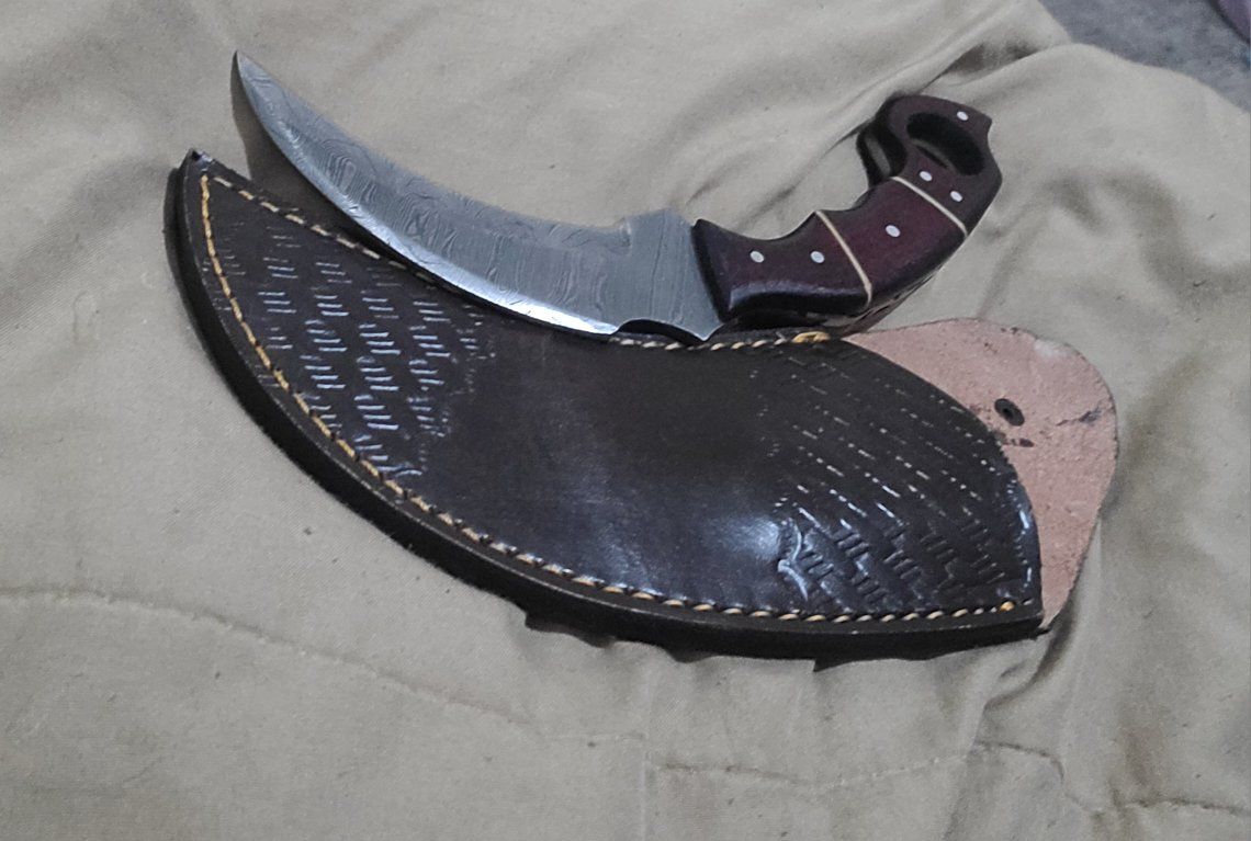 Damascus steel kerambit