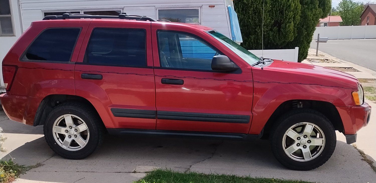 2005 JEEP GRAND CHEROKEE Laredo