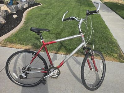 Jamis Explorer 2.0 Hybrid Comfort Bike Silver & Red