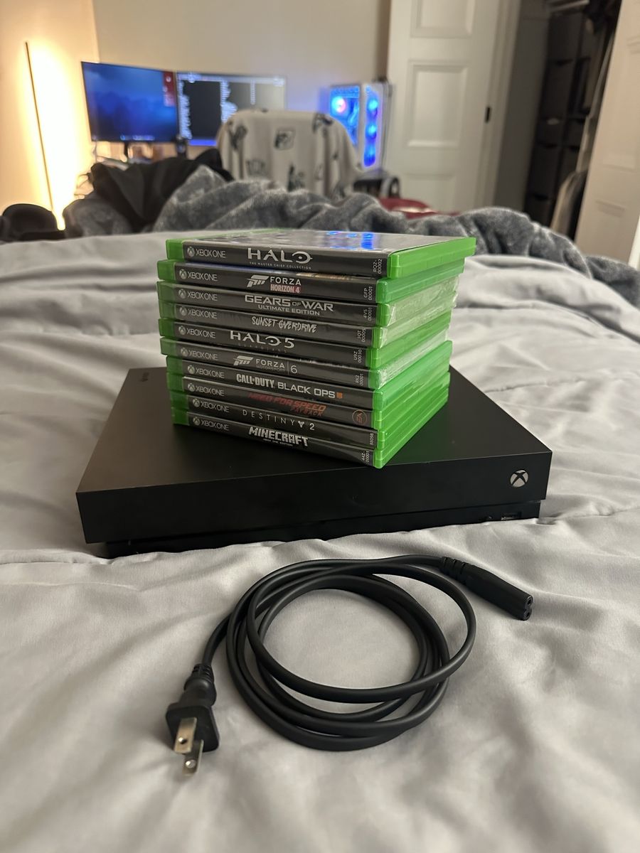 Xbox One X and Xbox One games