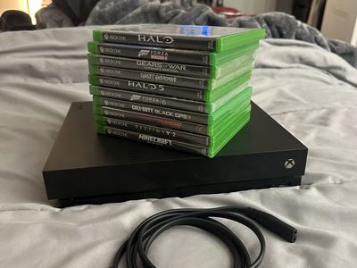 Xbox One X and Xbox One games