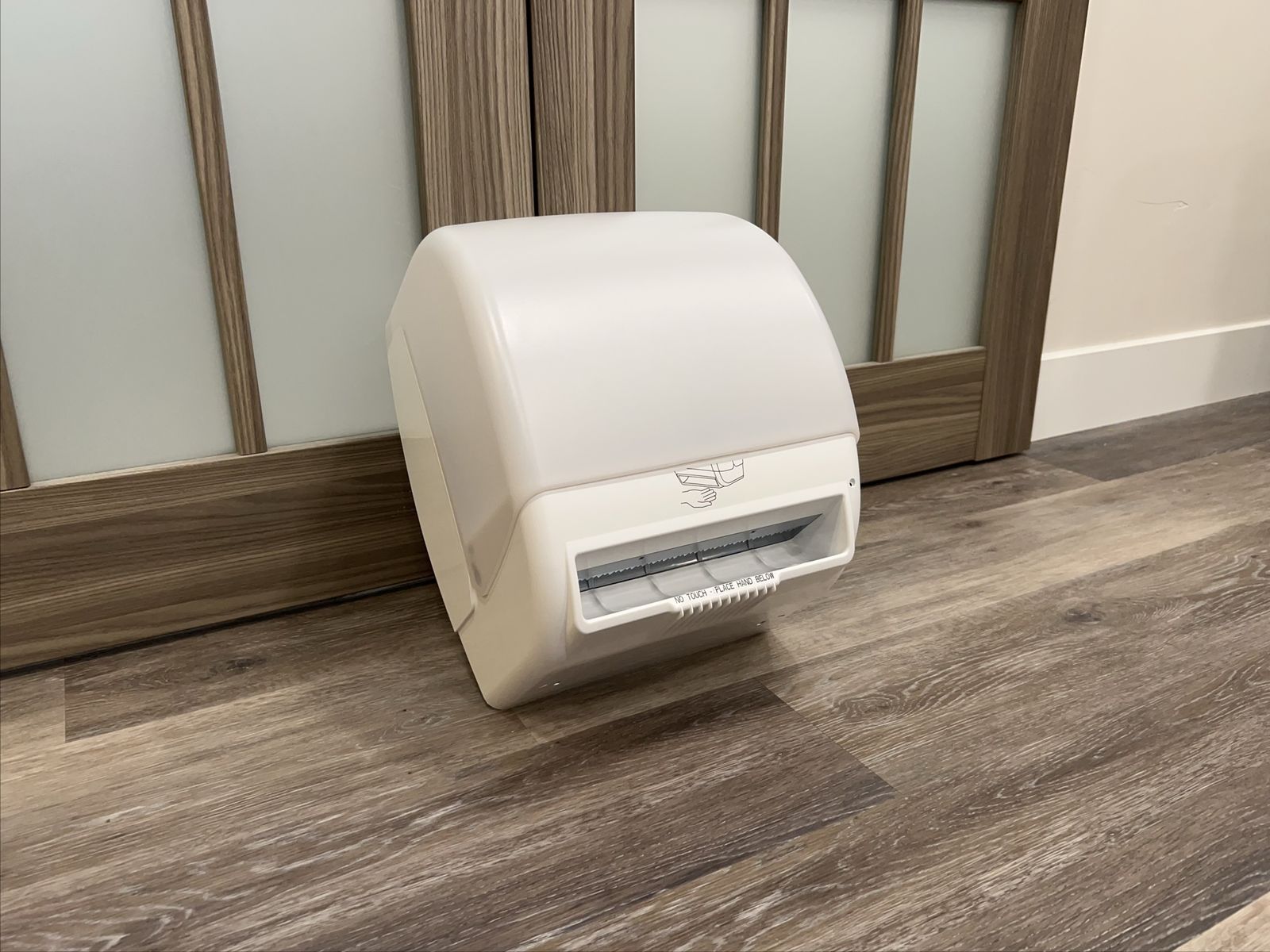 PAPER TOWEL DISP, ELECTRONIC HF WHITE TRANS