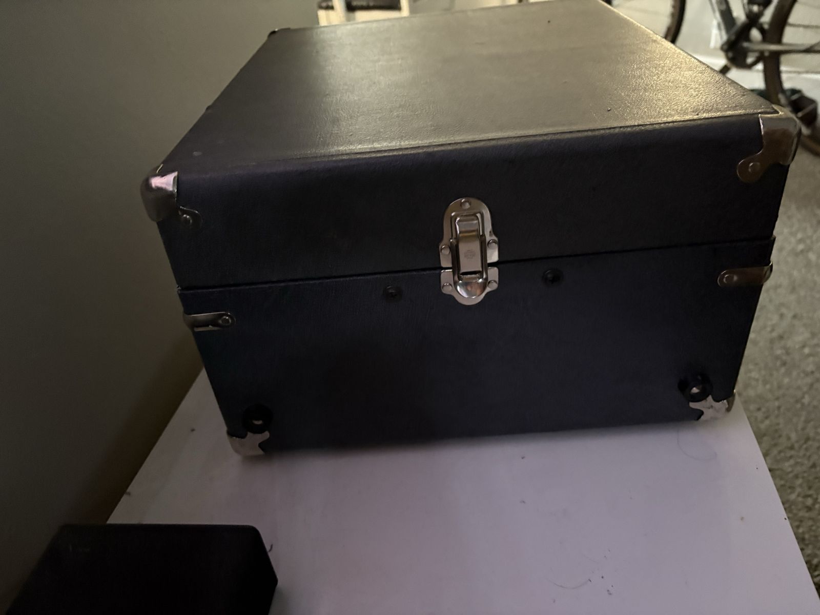 Main image 3