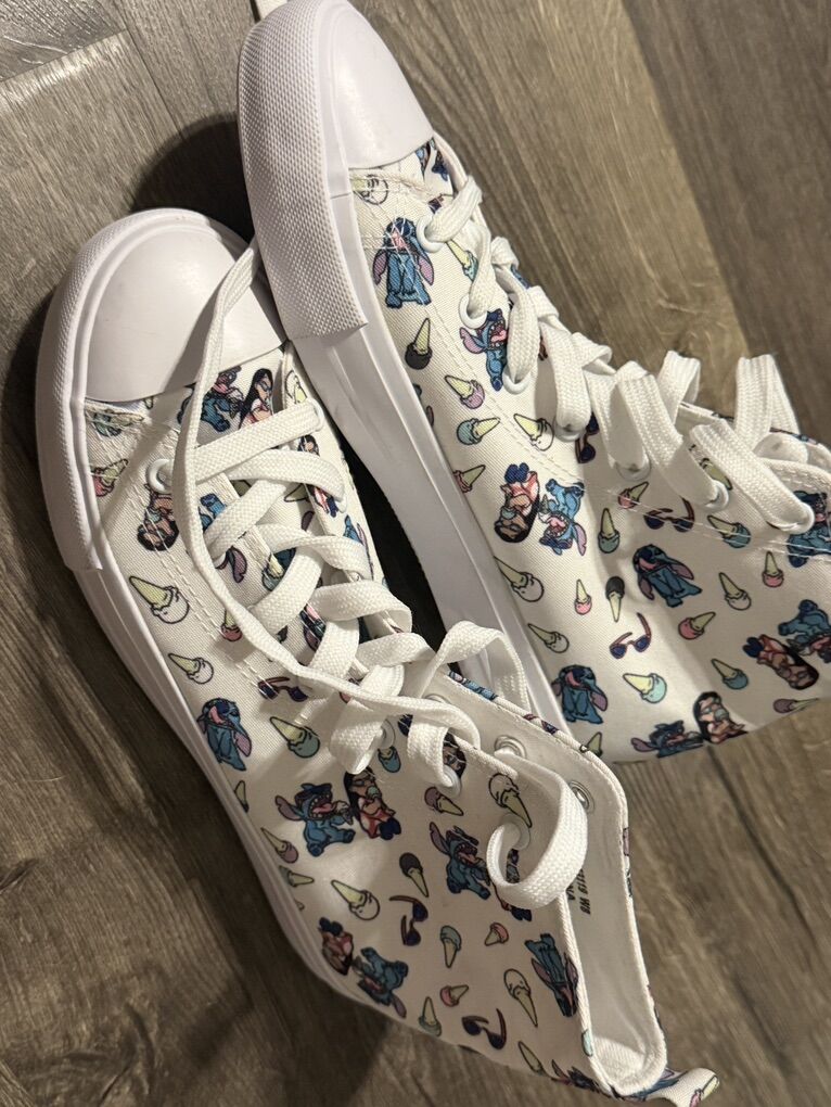 New Womens Sz. 8 Disney Lilo & Stitch Converse