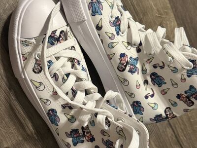 New Womens Sz. 8 Disney Lilo & Stitch Converse