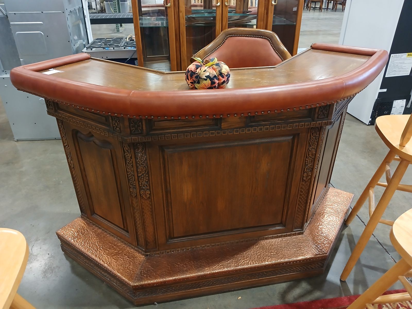 CORNER BAR/COMPUTER DESK