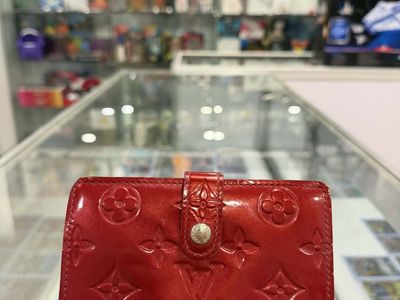 Louis Vuitton Pomme D'Amour Vernis Monogram French Kiss-Lock Wallet