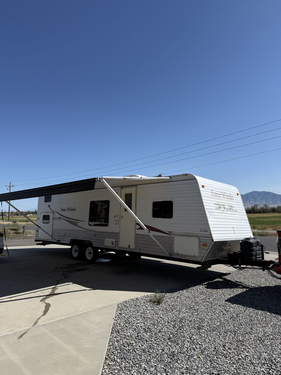 2008 Four Winds 31’ camper