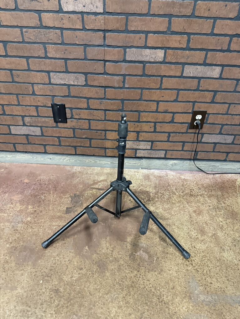 Adjustable Amp Stand