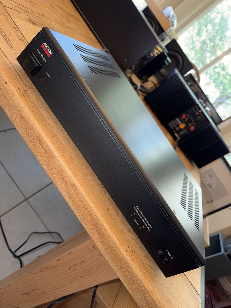 Adcom GFA 535 Amplifier Stereo 2 Channel