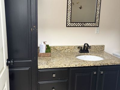 Bathroom vanity