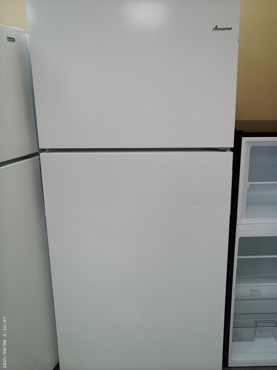 18 cf Top Freezer Refrigerator~90 Day Guarantee