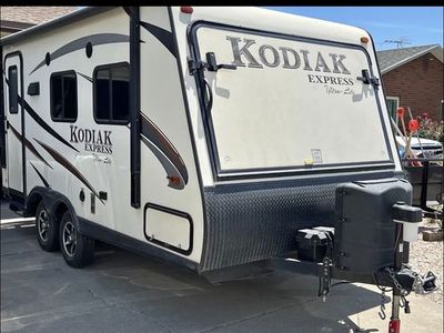 2017 Dutchmen Kodiak Express 186e - expandable hybrid travel trailer, sleeps 6-7