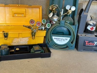 Linde Oxy-Acetylene Welding Torch Sets and brazing setup with extra tanks and carriers very good condition