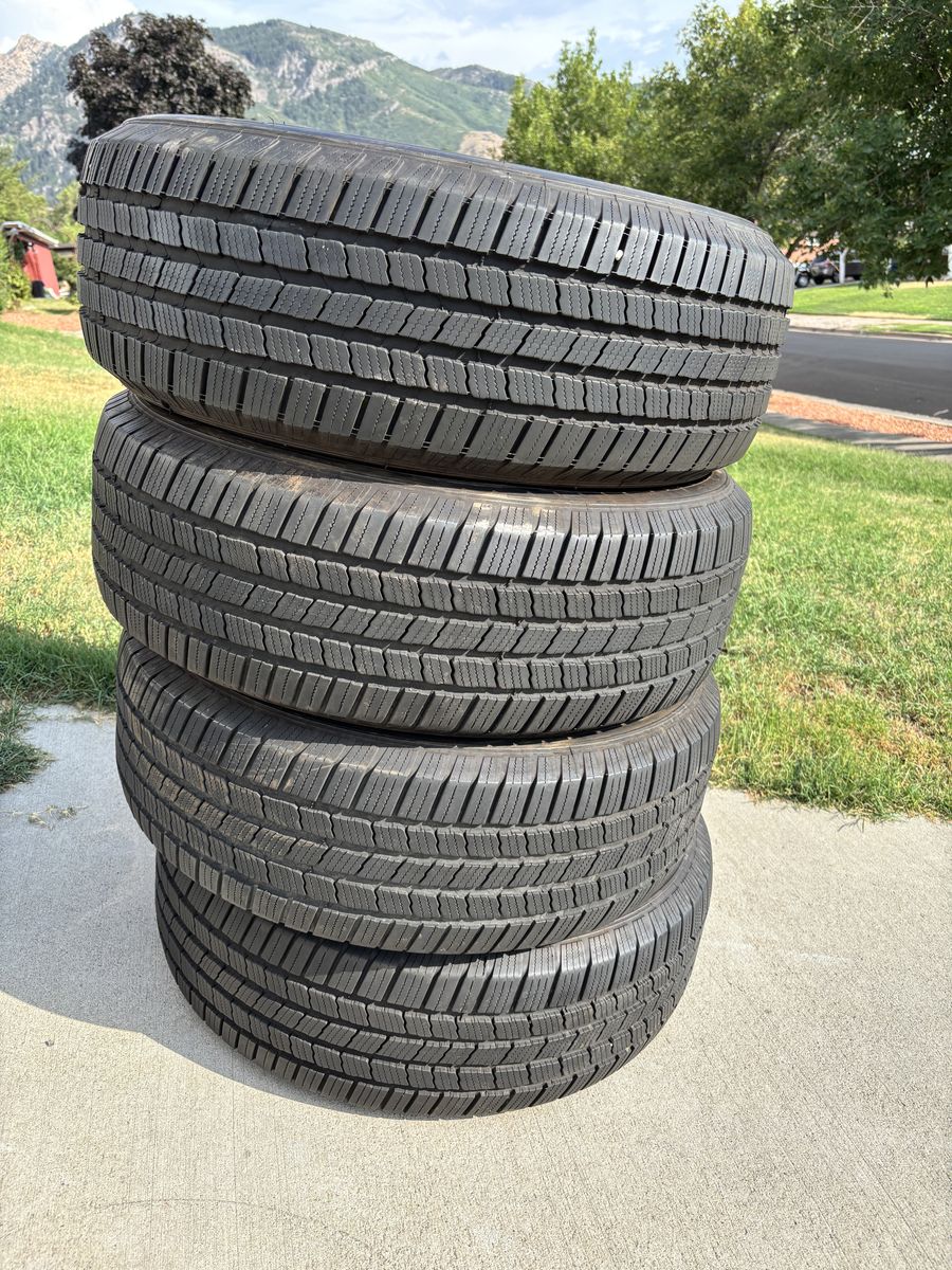 Set of 4 Michelin Defender LTX All-Season Tires
