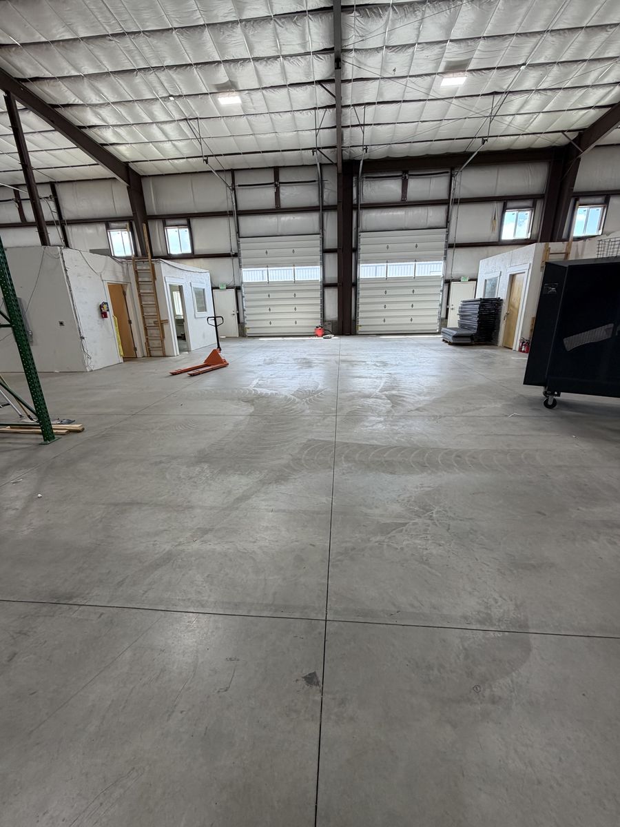 Main image 6