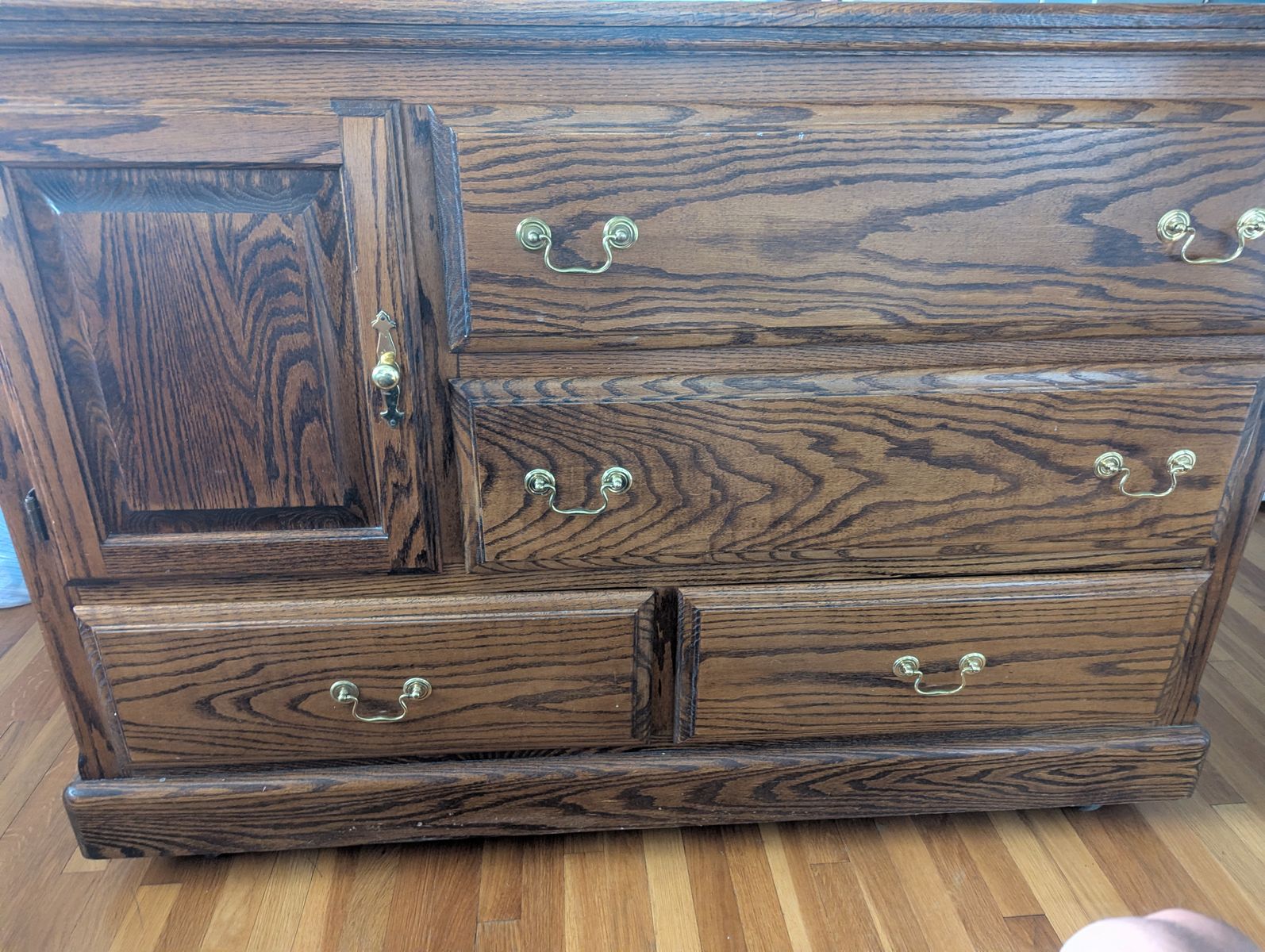 Solid oak dresser 