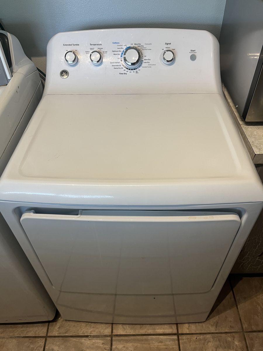 GE 7.2 cu ft vented electric dryer in white