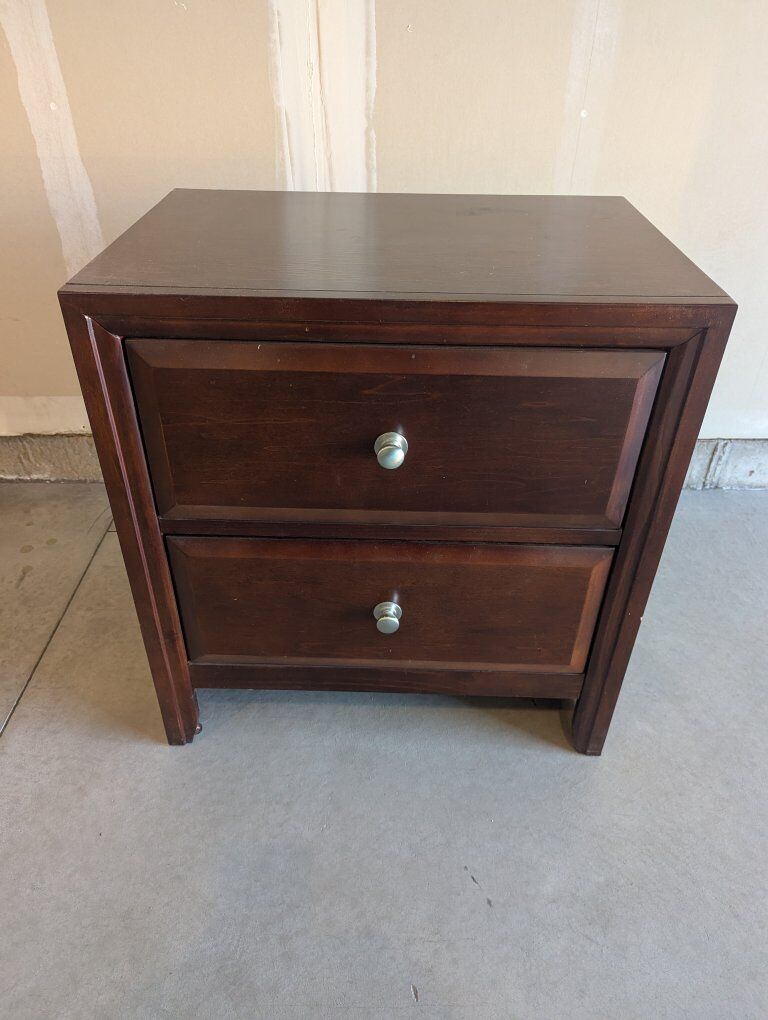 Brown End Table, 2 Drawers Good Condition