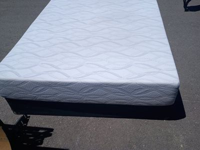 Queen Size Mattress and Box Spring - White/Gray Swirl Pattern, Excellent Condition