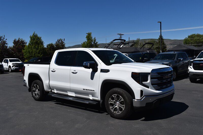 2024 GMC 1500 SLE