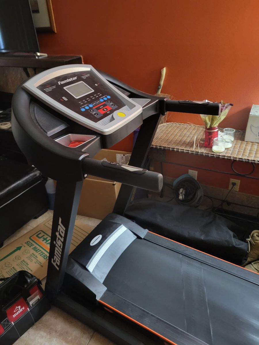 Famistar 9028S Treadmill Cash Only