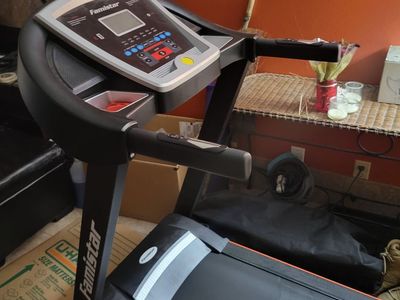 Famistar 9028S Treadmill Cash Only