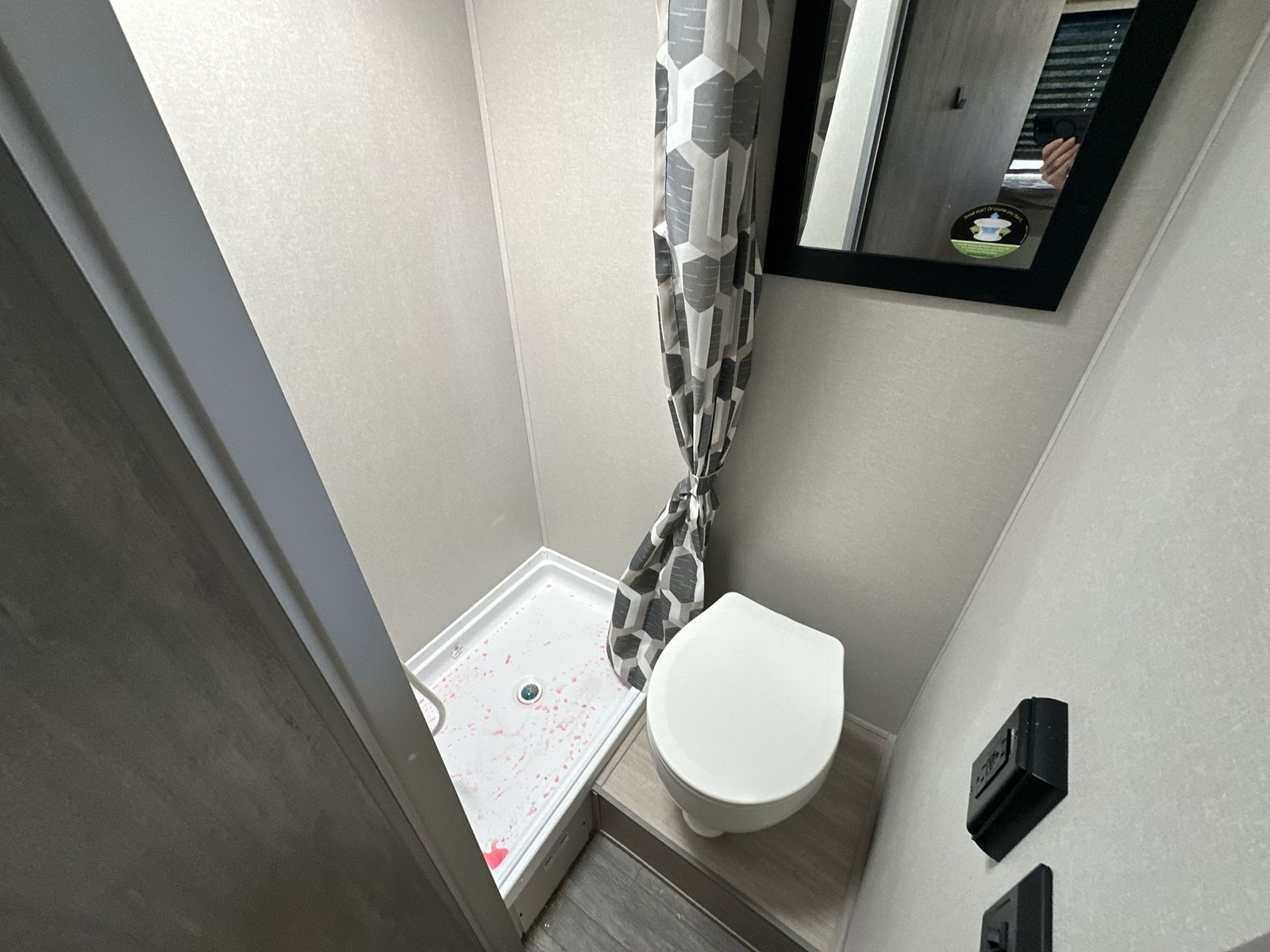 Main image 12