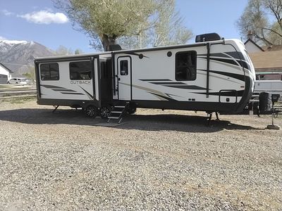 2021 keystone outback 328 RL