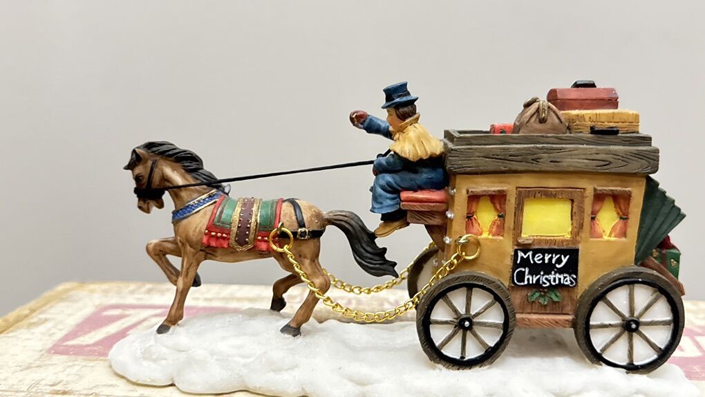 Santa's Workbench Resin CARRIAGE With Horse