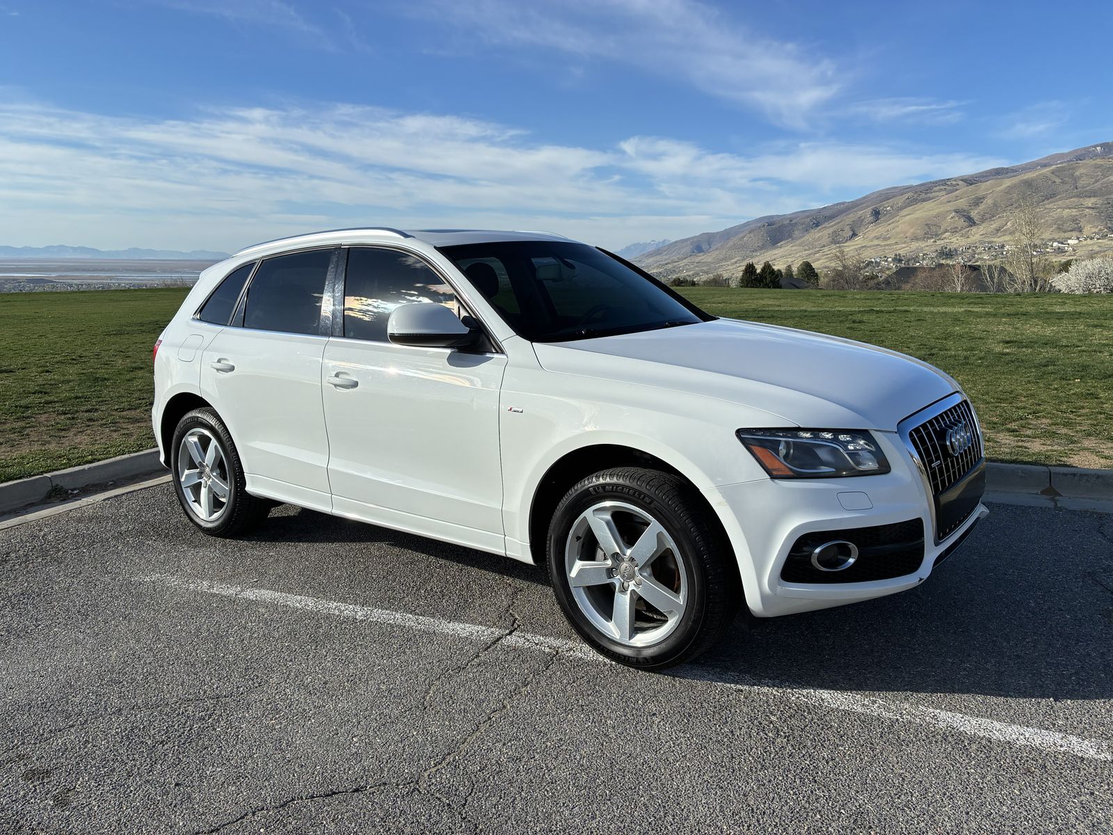 2011 AUDI Q5 3.2 quattro Premium Plus