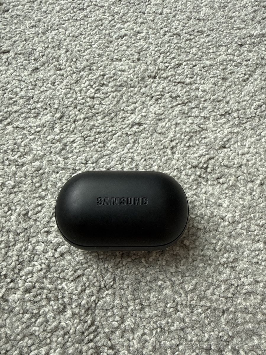 Samsung Gear IconX SM-R140 Earbuds (2018) With Charging Case
