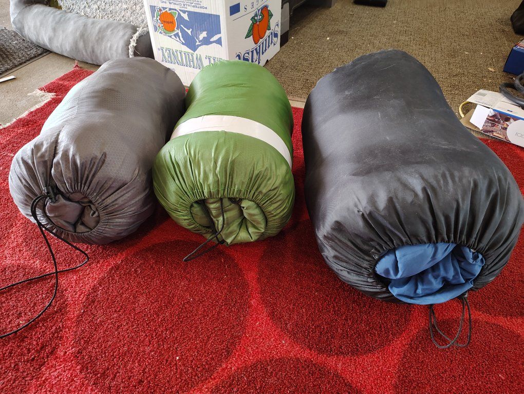 3 sleeping bags Glacier Coleman 40 20 green blue