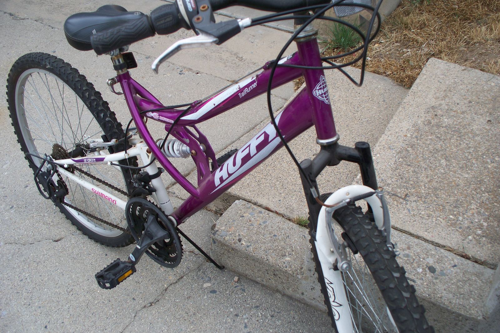 Huffy Trailrunner 18 Speed Mountain Bike - Dual Suspension, 26" tires