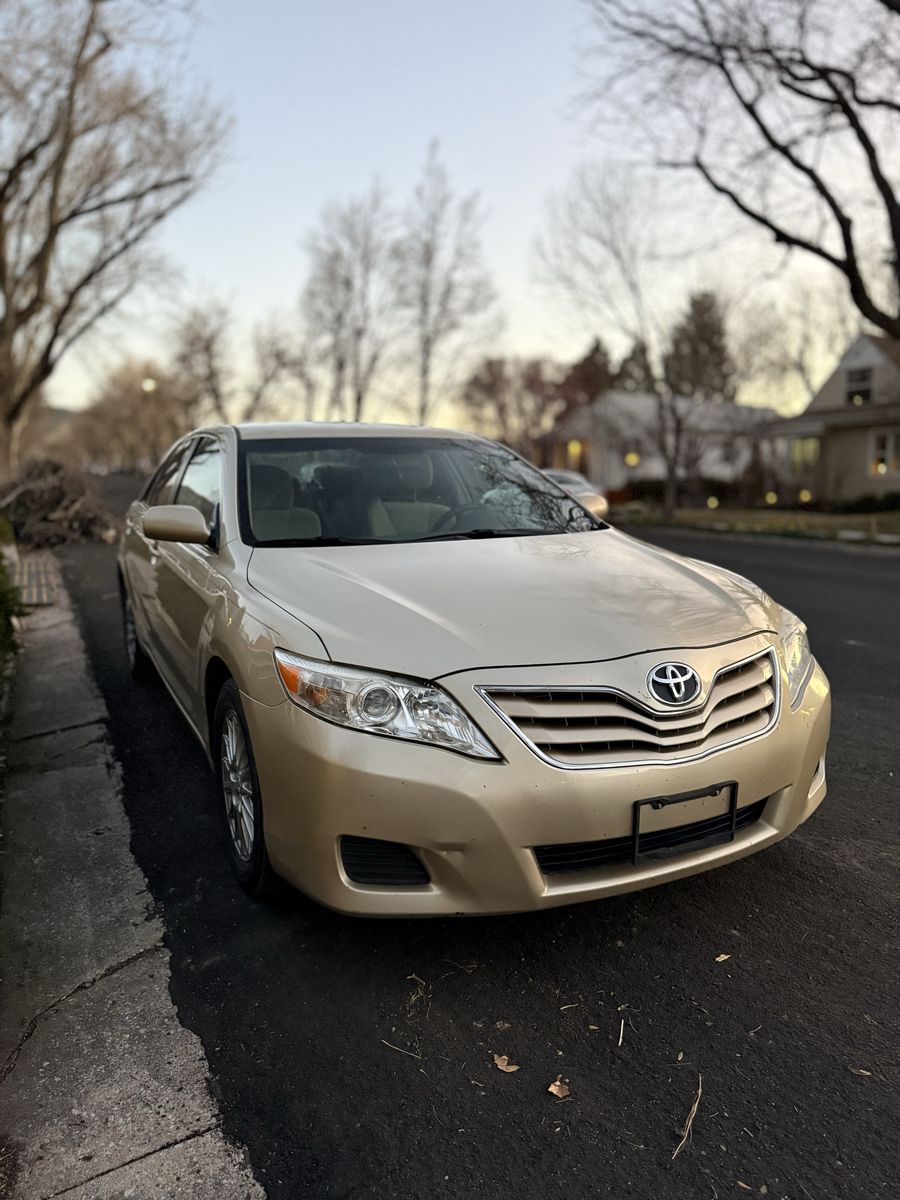2010 TOYOTA CAMRY LE