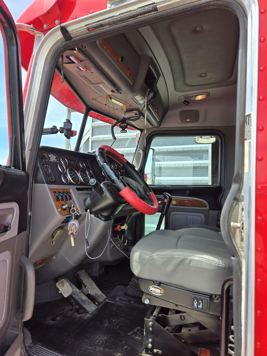 Main image 7
