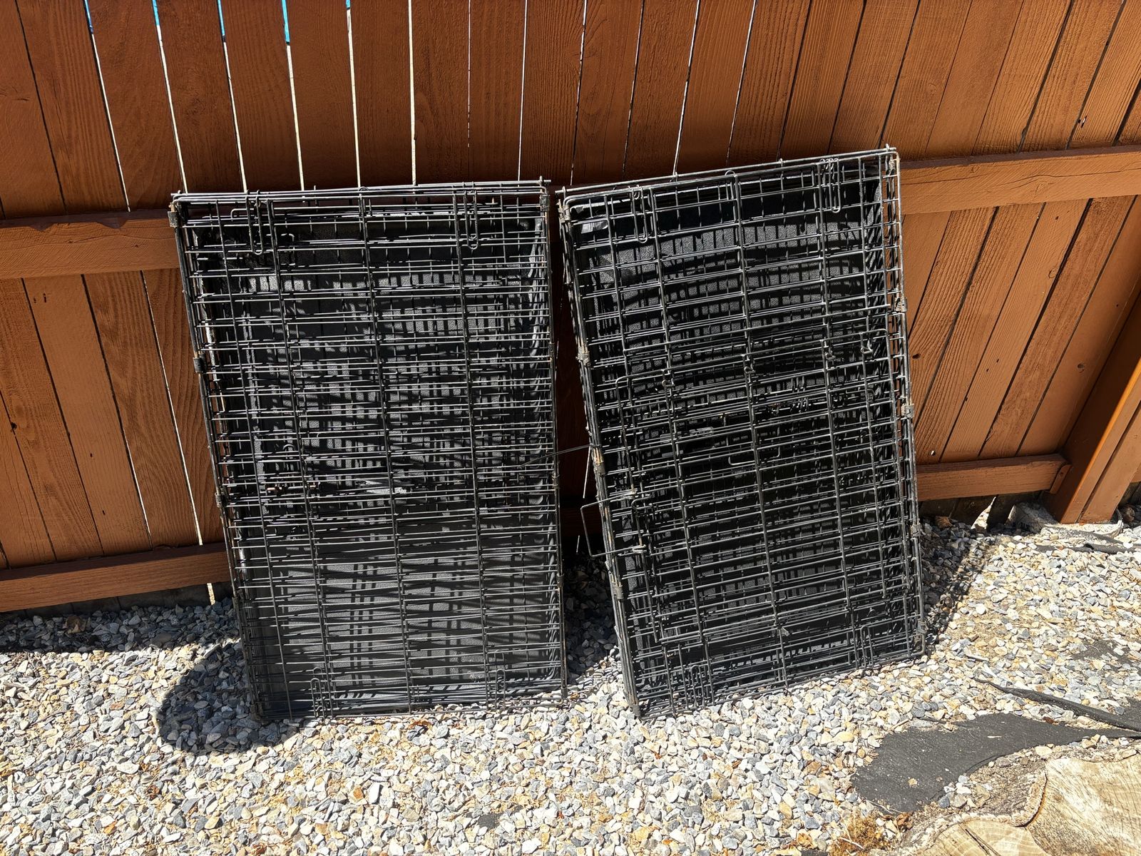Foldable Wire Dog Crates - Black Metal Pet Enclosuresment.  Medium size 