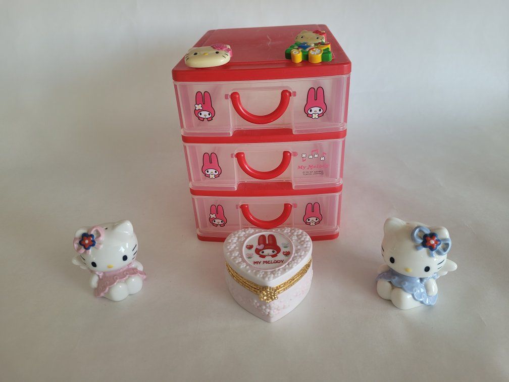 Hello Kitty & My Melody Sanrio Ceramic Salt/Pepper Shakers & Jewelry Box Set