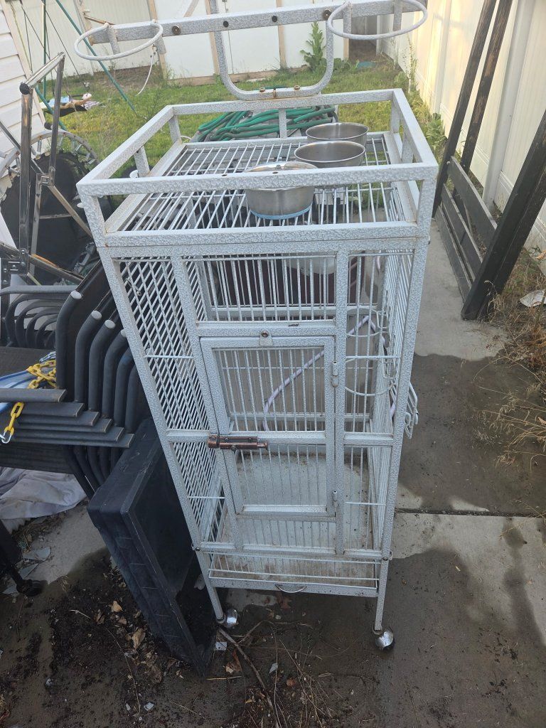 Rolling Bird Cage with Play Top and Feeders