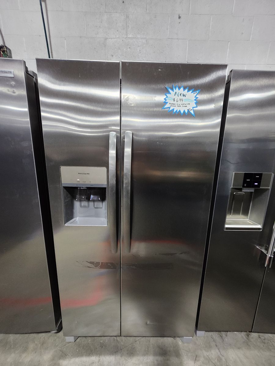 GREAT BRAND NEW! FRIGIDAIRE STAINLESS STEEL SIDE BY SIDE FRIDGE