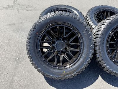 20” Arena A114 20x10 8 Lug 8x6.5 | 8x165.1 33” Sailun R/T 33x12.50R20 Chevy GMC Dodge Ram Ford
