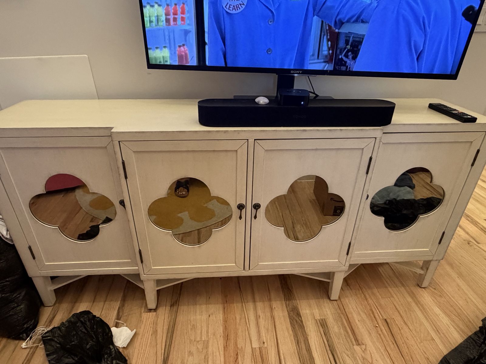Entertainment cabinet
