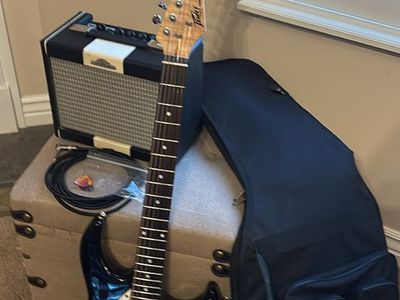 Peavey Raptor Strat Style Guitar w/Amp- Complete Bundle (Price Reduced)