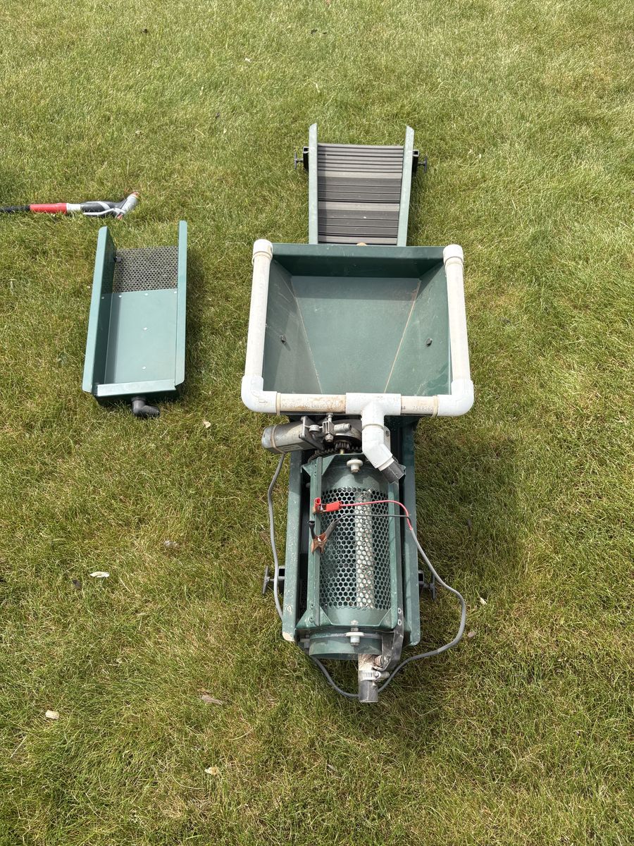 Gold fox lil monster XL gold prospecting equipment. Call 801-209-0641.
