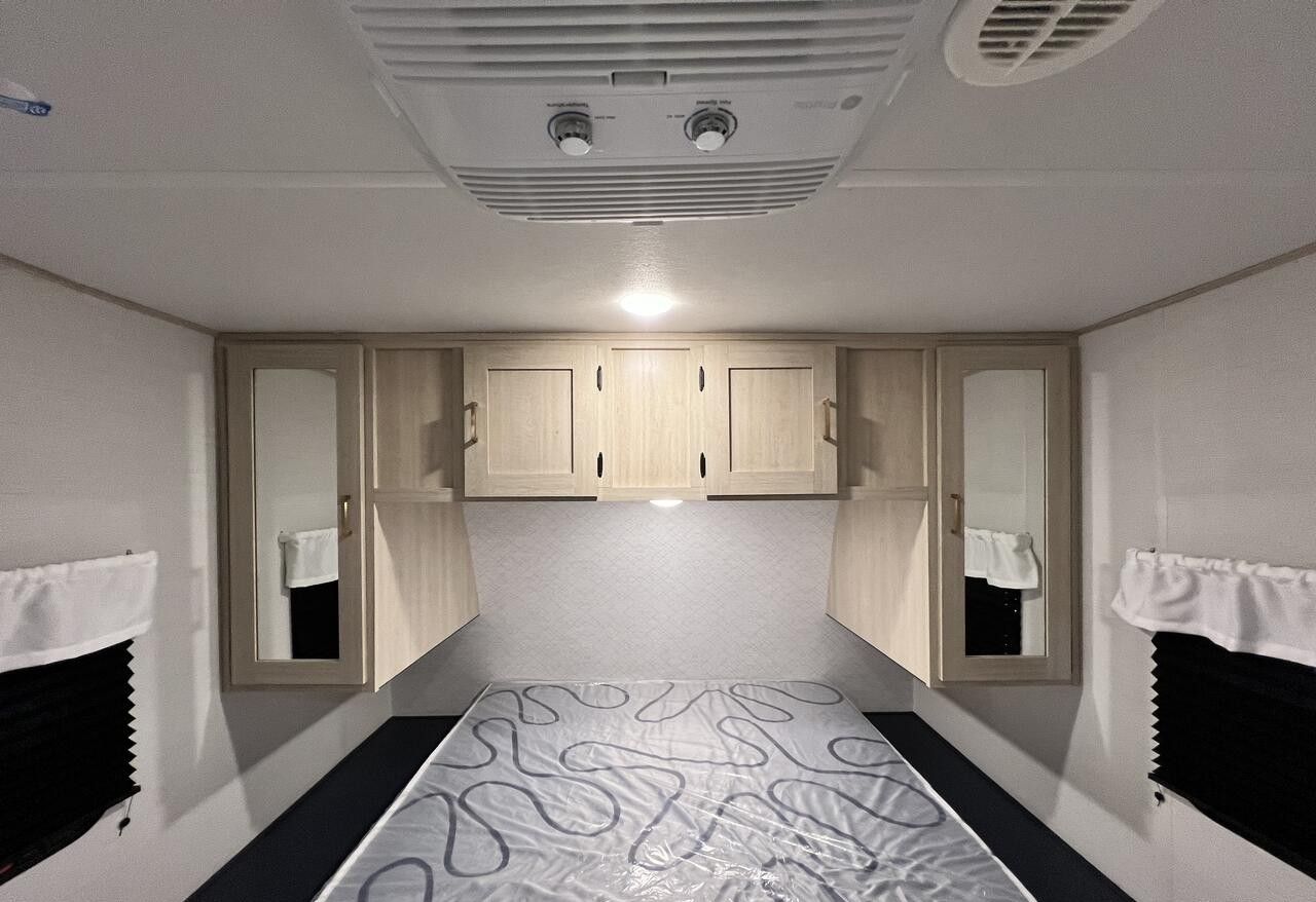 Main image 8